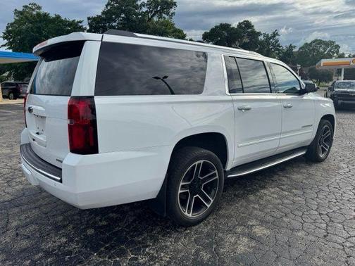 Summit White 2020 Chevrolet Suburban Premier