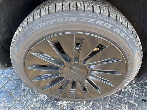 2024 Tesla Model Y Long Range Dual Motor All-Wheel Drive