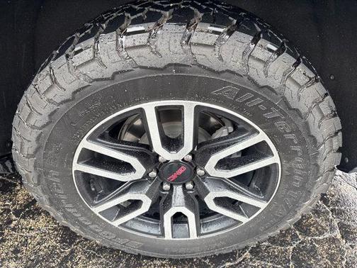 2023 GMC Yukon 4WD AT4