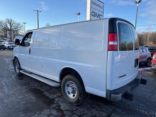 2022 Chevrolet Express 2500 RWD 2500 Regular Wheelbase WT