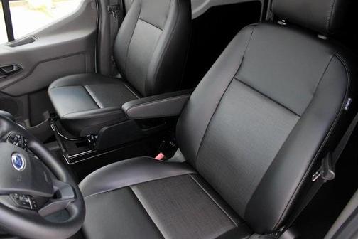 2025 Ford Transit-250 148 WB Medium Roof Cargo