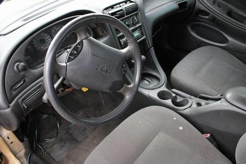 2000 Ford Mustang Base