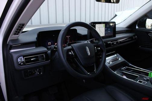 White Metallic 2026 Lincoln Aviator Premiere