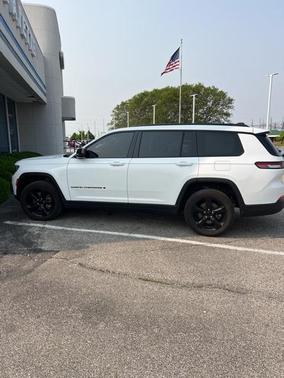 2023 Jeep Grand Cherokee L Laredo