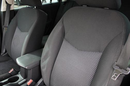 Brilliant Black 2009 Chrysler Sebring LX