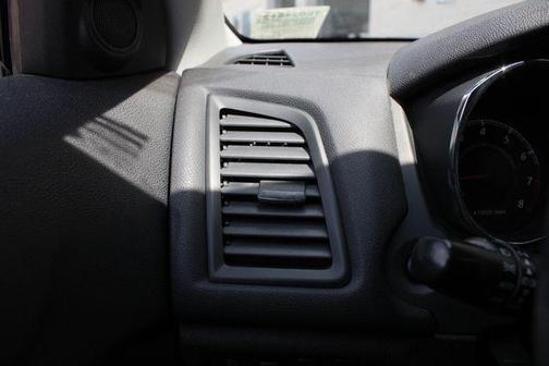 SELECT 2013 Mitsubishi Outlander Sport LE