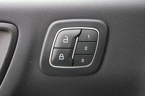 2022 Ford Escape PHEV Titanium