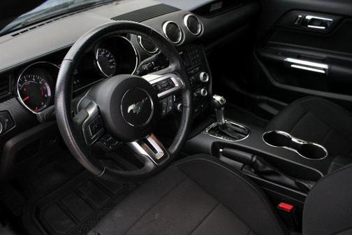 2017 Ford Mustang V6