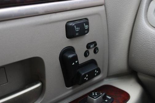 Silver 2003 Lincoln Town Car Signature