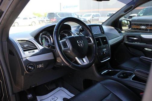 Onyx Black 2017 Dodge Grand Caravan GT