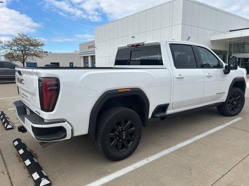 2024 GMC Sierra 2500 AT4