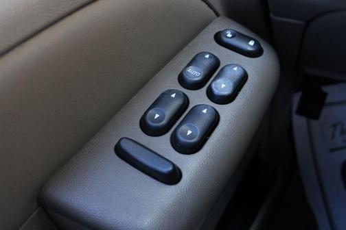 Red 2004 Ford Explorer Sport Trac