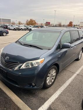 2016 Toyota Sienna XLE