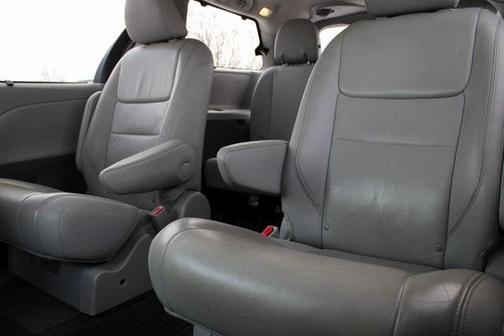 2016 Toyota Sienna XLE