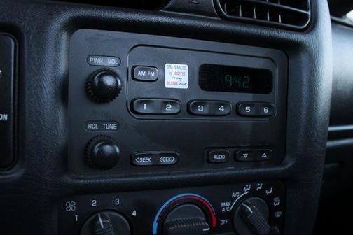 2003 Chevrolet S-10 BASE