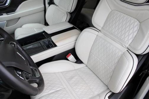 2022 Lincoln Navigator Black Label