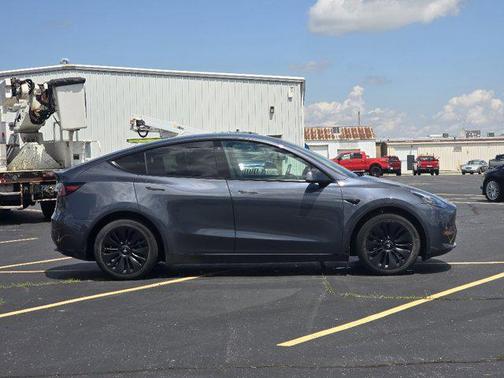 2022 Tesla Model Y Long Range Dual Motor All-Wheel Drive