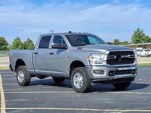 2022 RAM 2500 Tradesman Crew Cab 4x4 6'4' Box