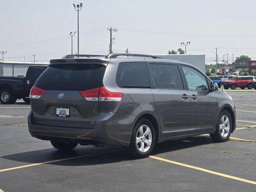 2011 Toyota Sienna LE