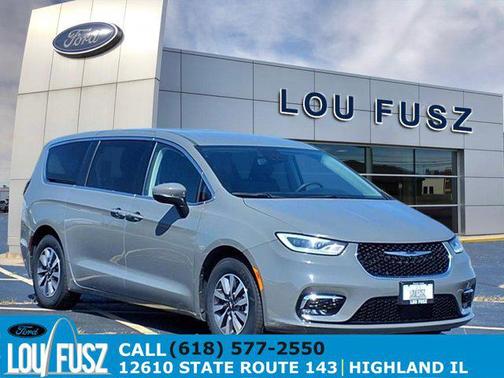 2023 Chrysler Pacifica Hybrid Touring L