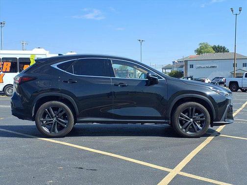 2022 Lexus NX 450h+ Luxury