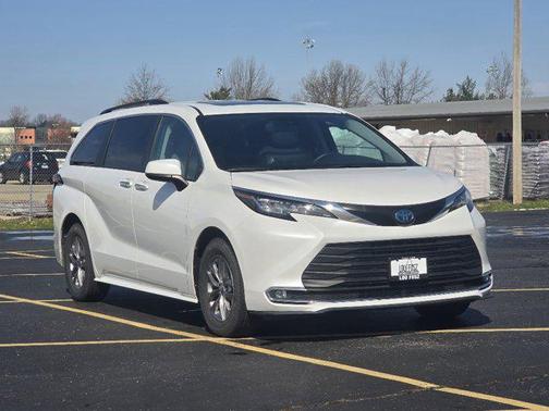 2023 Toyota Sienna XLE 7 Passenger