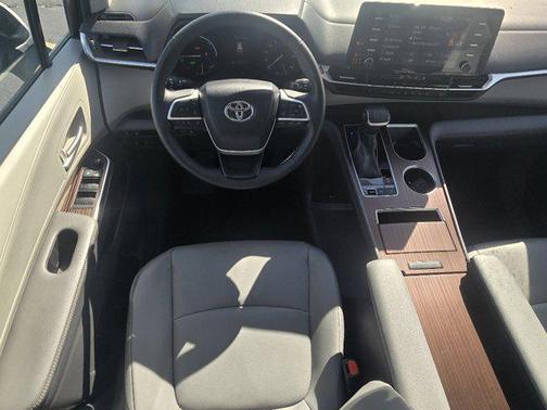 2023 Toyota Sienna XLE 7 Passenger