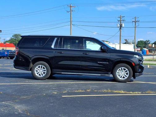 2023 Chevrolet Suburban LT