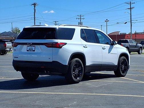 2022 Chevrolet Traverse LT Cloth