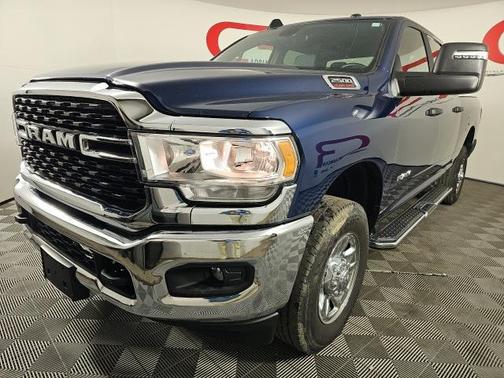 2024 RAM 2500 Big Horn Crew Cab 4x4 64' Box