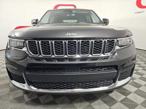 2023 Jeep Grand Cherokee L Laredo 4x4