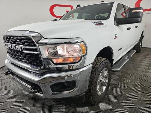 2023 RAM 2500 Big Horn Crew Cab 4x4 8 Box