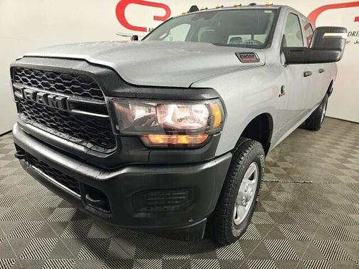 2024 RAM 2500 Tradesman Crew Cab 4x4 8 Box