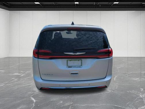 Silver Mist Clearcoat 2024 Chrysler Pacifica Touring-L