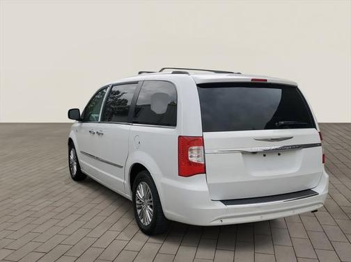 2014 Chrysler Town & Country Touring-L