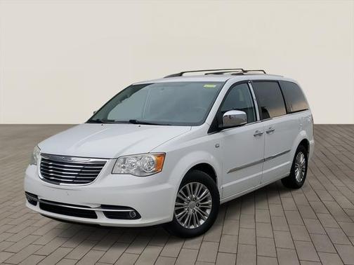 2014 Chrysler Town & Country Touring-L