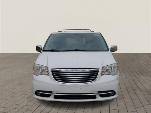 2014 Chrysler Town & Country Touring-L