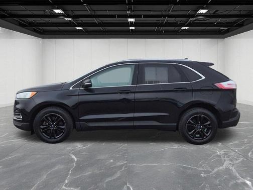 Black 2020 Ford Edge SEL