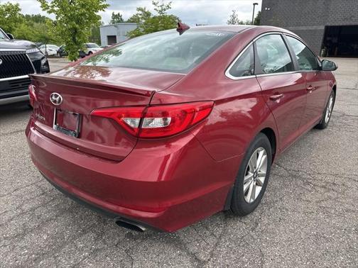 2016 Hyundai SONATA SE