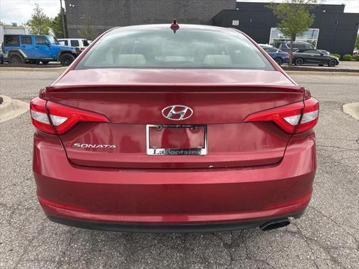 2016 Hyundai SONATA SE