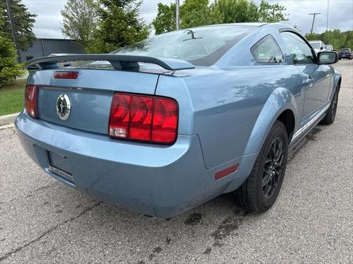 2005 Ford Mustang Premium