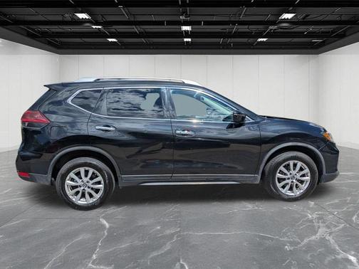 Magnetic Black Pearl 2020 Nissan Rogue SV