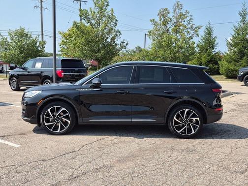 Black Metallic 2023 Lincoln Corsair Reserve