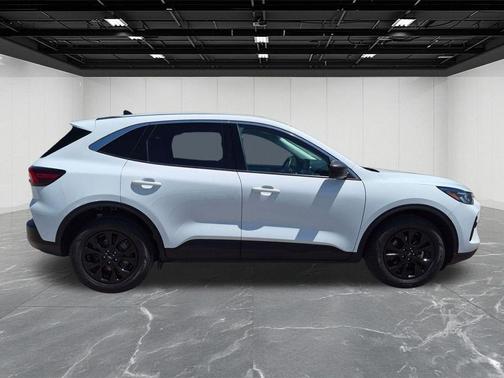 Oxford White 2023 Ford Escape Active
