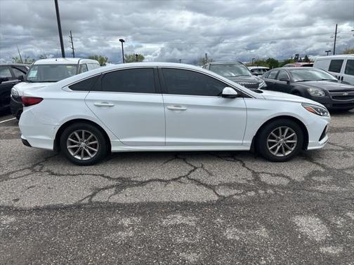 2018 Hyundai SONATA SE