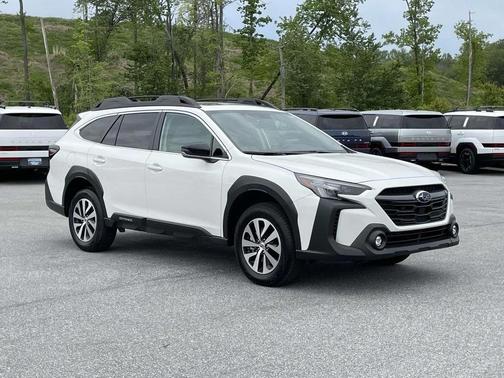 Crystal White Pearl 2025 Subaru Outback Premium