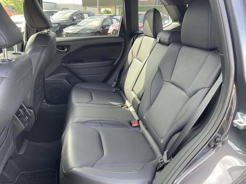 Magnetite Gray Metallic 2025 Subaru Forester Limited