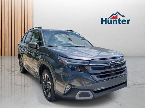 Magnetite Gray Metallic 2025 Subaru Forester Limited