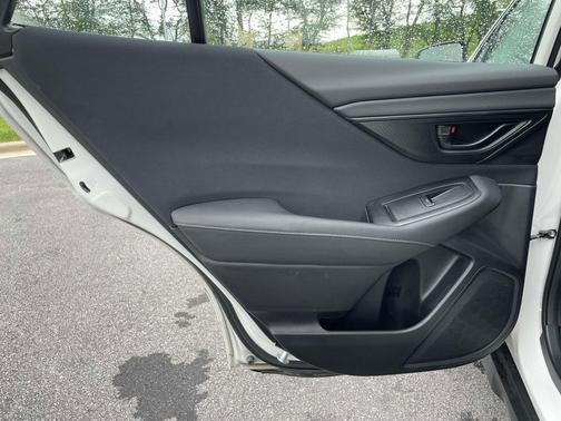 2024 Subaru Outback Base (CVT)