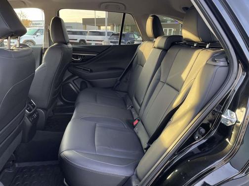 Crystal Black Silica 2025 Subaru Outback Limited